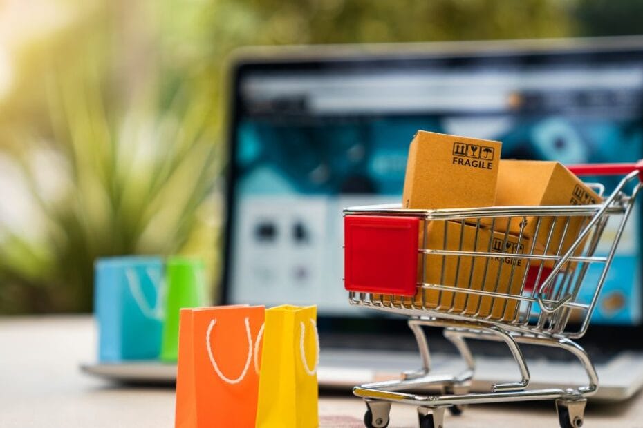 Online kereskedelem robbanása és vállalati stratégiai következményei Magyarországon